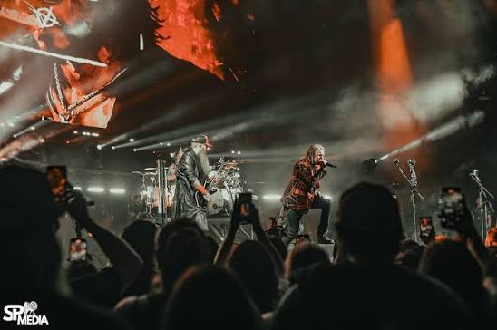 Three Days Grace on stage